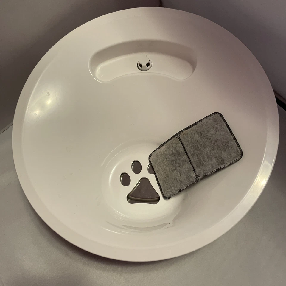 Petmate Fresh Flow Home purifying pet fountain 50 oz Used - Image 4 of 4