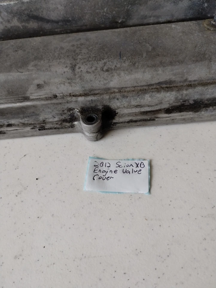 Conjunto de cubierta de válvula de motor Scion xB 2012 OEM, usado (A Foto 3 de 4