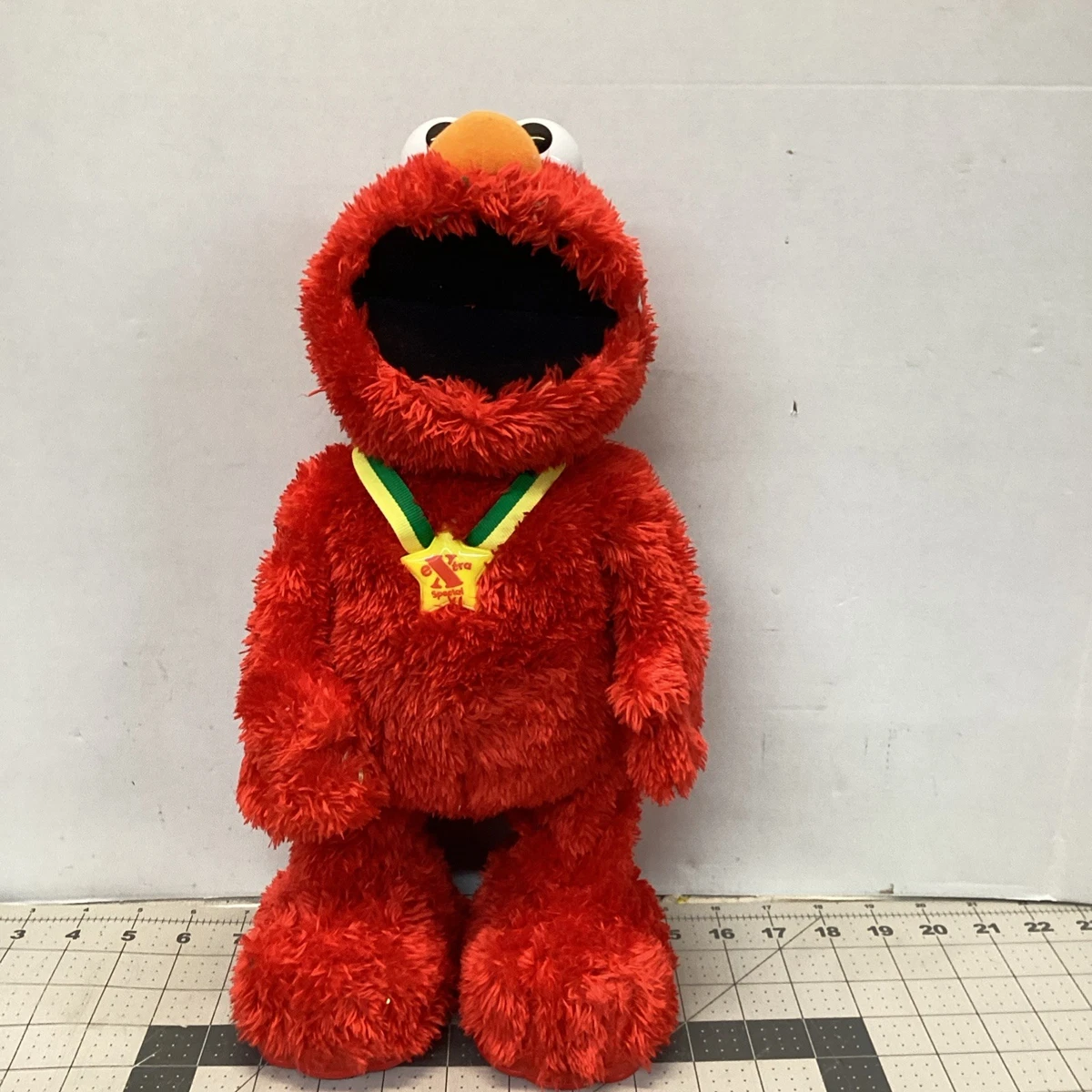 Sesame Street Elmo's World Hide and Seek Jeu de 50 ans pour apprendre