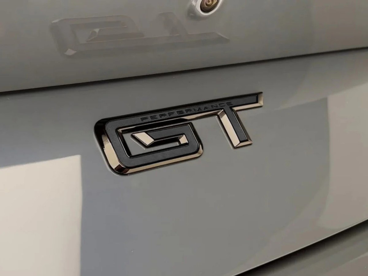 リヤドロ・「ヤングモーツァルト」　世界限定2,500体　新品！証明書の盾付き！ 2024-2026 Ford Mustang GT OEM PR3Z-6342528-E 6.5