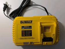 DeWALT DCB1112 20V MAX 12 Amp Fast Charger - NEW