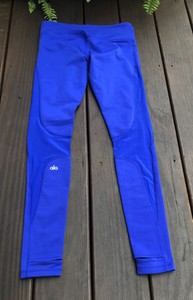 leggings with heel hole