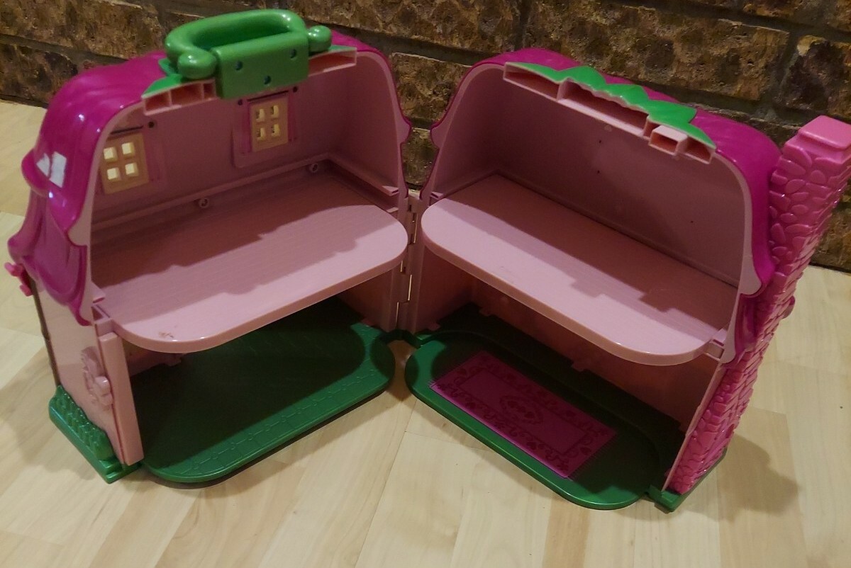 Lil Woodzeez Calico Critters Flower House Pink Portable Woodland