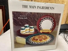  The Main Ingredients - Stoneware 8 Piece Pizza Set NEW in Box 