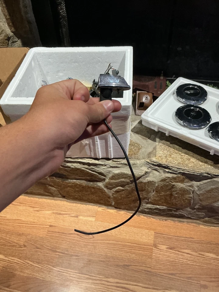 2 OEM Dodge Chrysler Plymouth Mopar Fender Mount Turn Signal Lights - Image 3 of 4