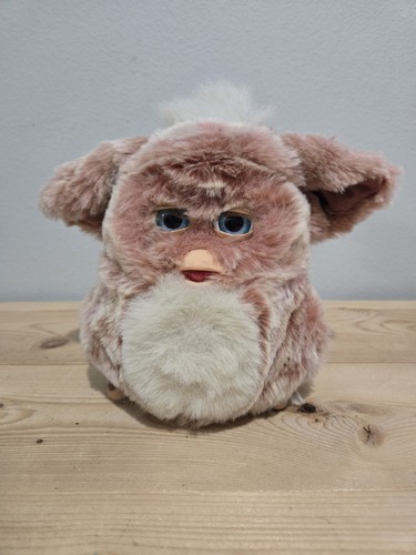 Vintage 2005 Furby Red Velvet Blue Eyes Working Condition 