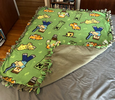 fleece blankets throws - Square Cartoon Figures