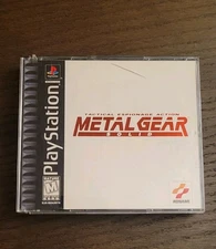 Metal Gear Solid (Sony PlayStation 1, 1999) discs in great condition.