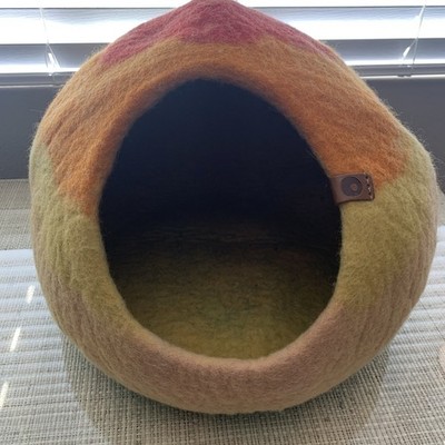 Meowfia Handmade Premium Felt Cat Cave Bed Medium, Tucson Sunset Merino Wool