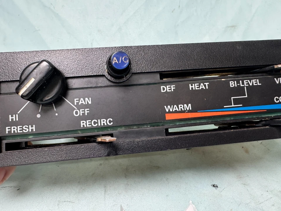 Interruptor de temperatura de control de clima Toyota Tercel 78-82 Foto 3 de 4