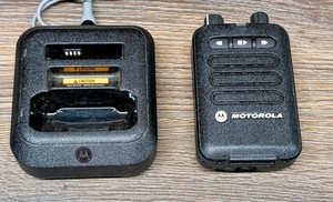 MOTOROLA MINITOR VI (6) PAGER VHF 143-174 MHz 1CH W/Charger + Battery MINITOR 6