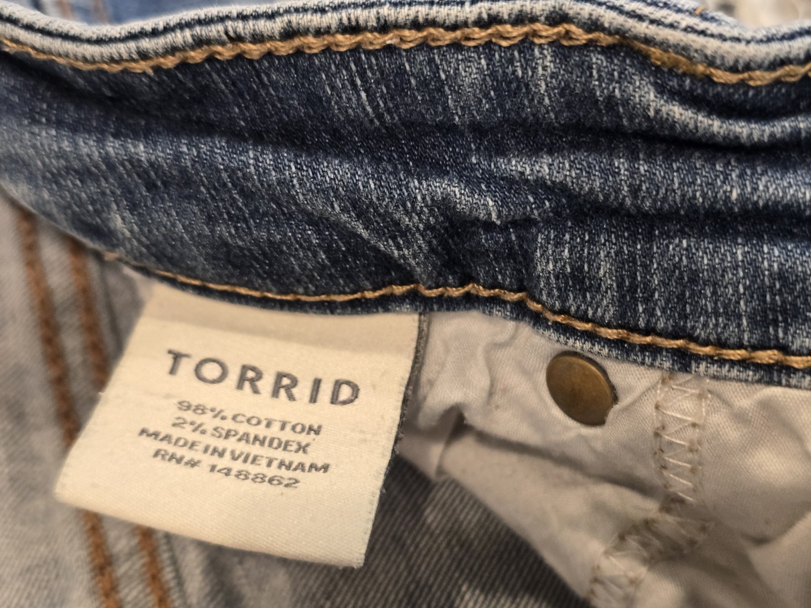 Torrid High Rise Distressed Patchwork Bermuda Blu… - image 5
