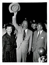 1952 New York Laguardia Airport Dwight Eisenhower Mamie Vintage Press Photo 7x9