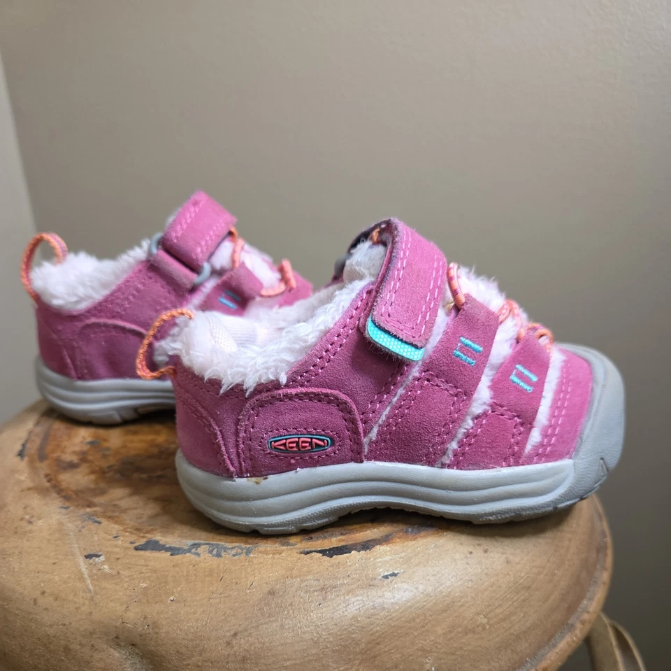  Zapatillas deportivas Keen para niñas pequeñas Fruit Dove rosa Newport con ribete polar talla 6 Foto 3 de 4
