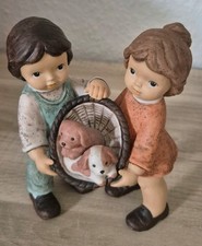 Goebel Figur Nina und Marco Hund im Korb