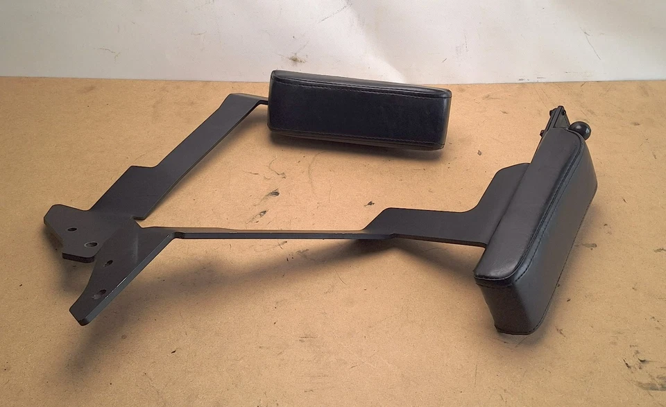 Victory Cross Country Left and Right Armrest Hand rest Used Nr. 620 - Image 2 of 4