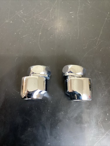 Chicago Faucets Combo Hot & Cold Water Faucet. Chrome. 943-317-TW - Picture 3 of 9