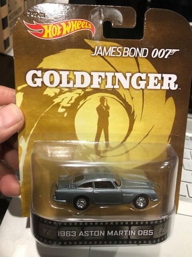 2012 Hot Wheels Retro Entertainment GOLDFINGER ASTON MARTIN DB5