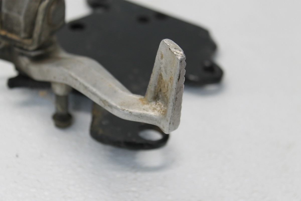 95 KAWASAKI NINJA ZX7R ZX750 ZX7L RIGHT FRONT FOOT REST PEG
