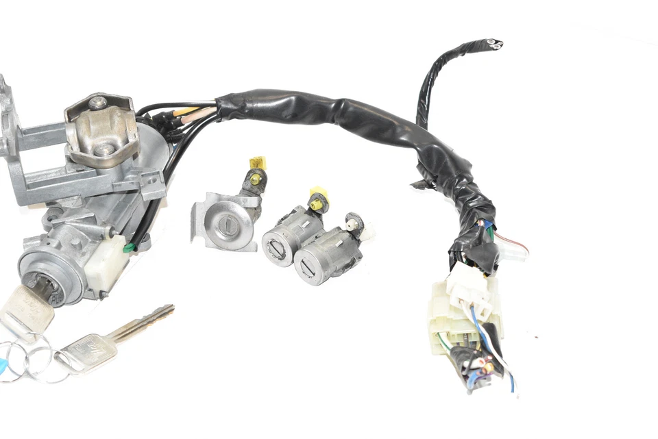 89-95 GEO TRACKER IGNITION SWITCH WITH LOCK CYLINDER OEM 90 91 92 93 94 - Image 3 of 4