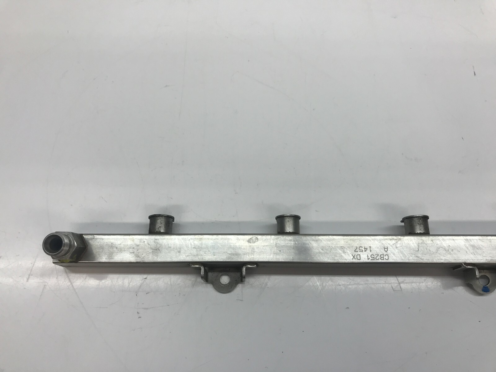 LAMBORGHINI GALLARDO PASSENGER RIGHT RH FUEL INJECTOR RAIL OEM 07L133681F