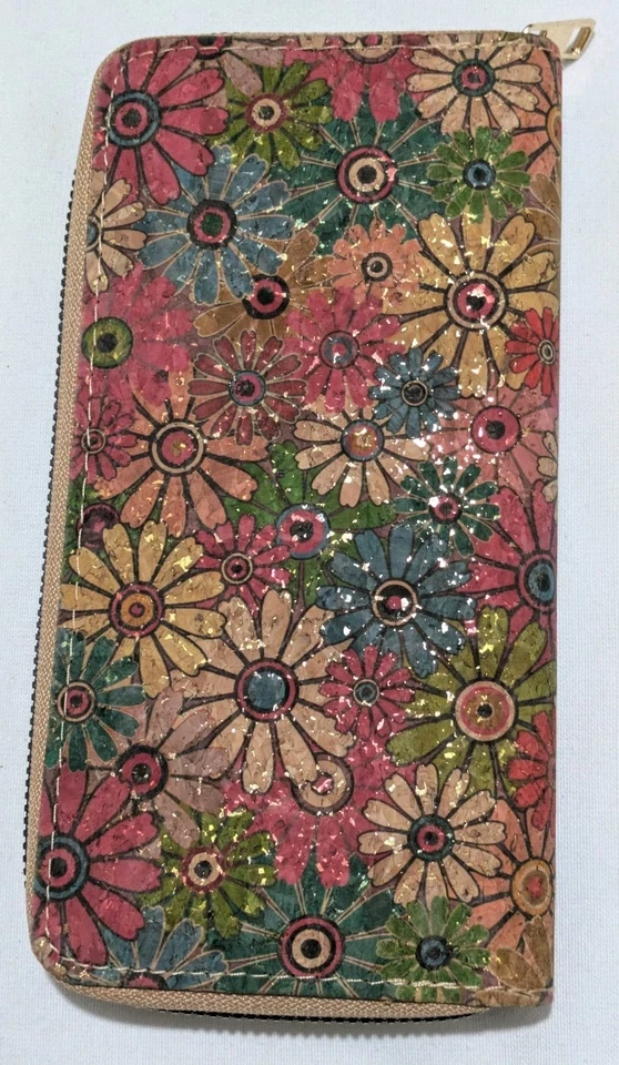 Cartera vegana de corcho con cremallera alrededor con diseño floral de margarita y escamas doradas Foto 2 de 4