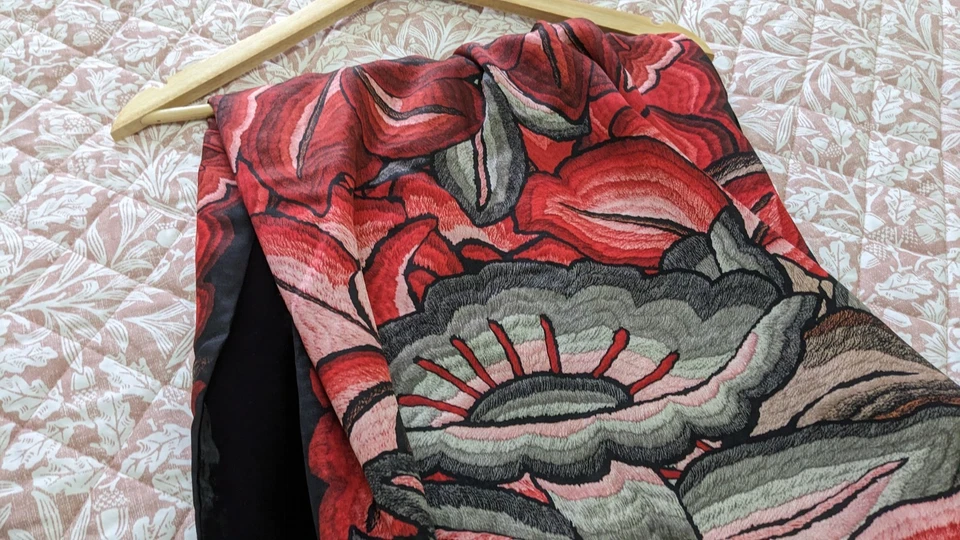 Mantón de seda con terciopelo Pineda Covalin Istmo Foto 2 de 4