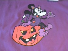 NWT DISNEY YOUTH PURPLE HALLOWEEN T-SHIRT WITH MINNIE MOUSE  CHARACTERS
