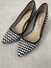 BODEN BLACK/WHITE LEATHER CHEVRON PATTERN   WOVEN COURT SHOES SIZE 37 / 4 VGC