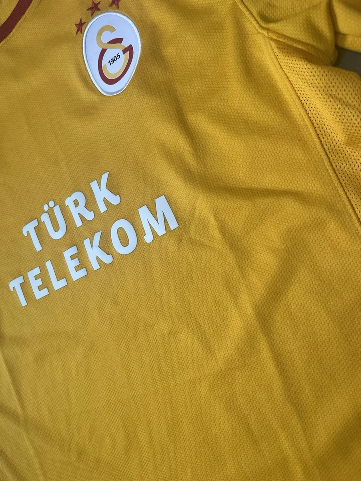 Nike Galatasaray 2011-2012 Third Football Shirt Men’s Size Large - Image 3 of 4