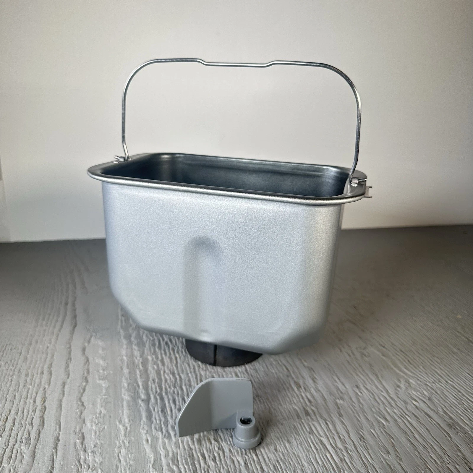 Replacement Pan For Breadman Model TR900S Bread Maker WITH PADDLE