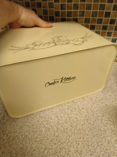 Cubo de pan crema vertical grande ahorro de espacio tabla de cortar de bambú tapa 34 x 19 x 25 - Imagen 4 de 5
