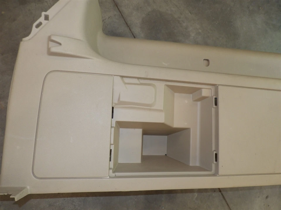 Cadillac Escalade ESV 2007-2014 Cadillac Escalade ESV panel interior inferior izquierdo Foto 4 de 4