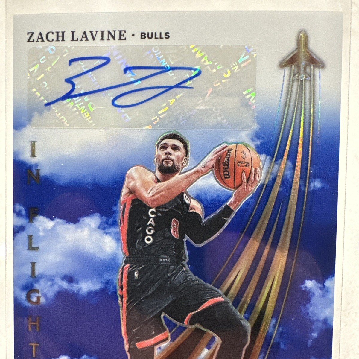 2023-24 Panini Select - In Flight Signatures Blue Prizm #IFS-LVE