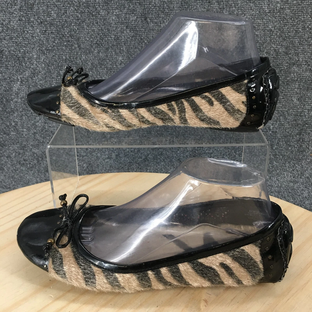 Anne klein buttons flat store