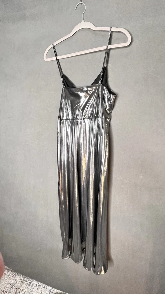 Vestido sin mangas Anthropologie plateado mediano pequeño Foto 4 de 4