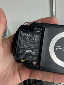 Sony PSP-1000 Piano Black USA BUNDLE Battery Charger Game Memory Card See Pics