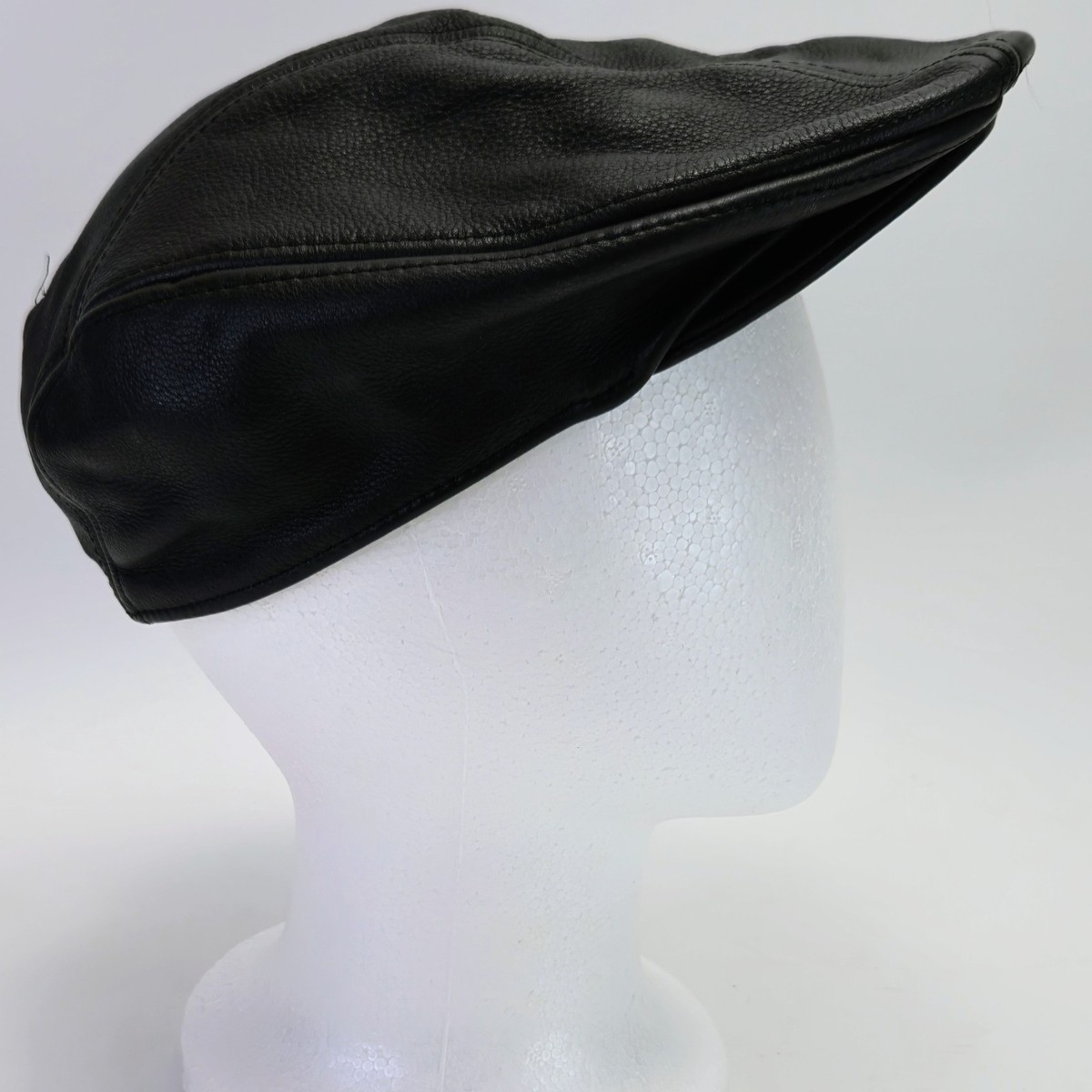 Flat Cap Newsboy Embroidered Skull Cabbie Small/Medium Black Stretch Hat  READ