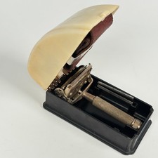 Vintage Wilkinson Safety Razor Set in Clamshell Bakelite Travel Case 1950's