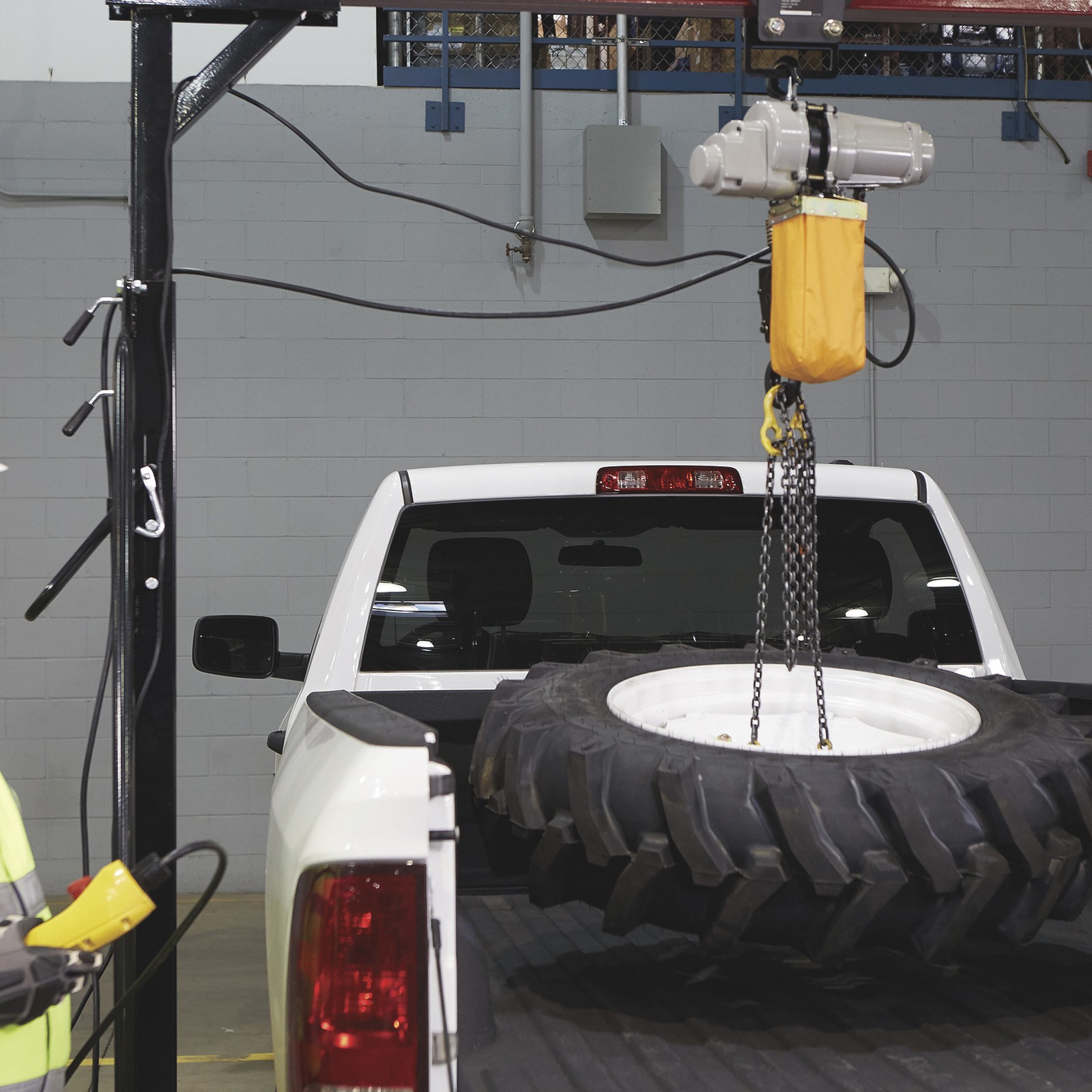 Strongway Electric Chain Hoist, 1-Ton Load Capacity, 9.8ft. Lift