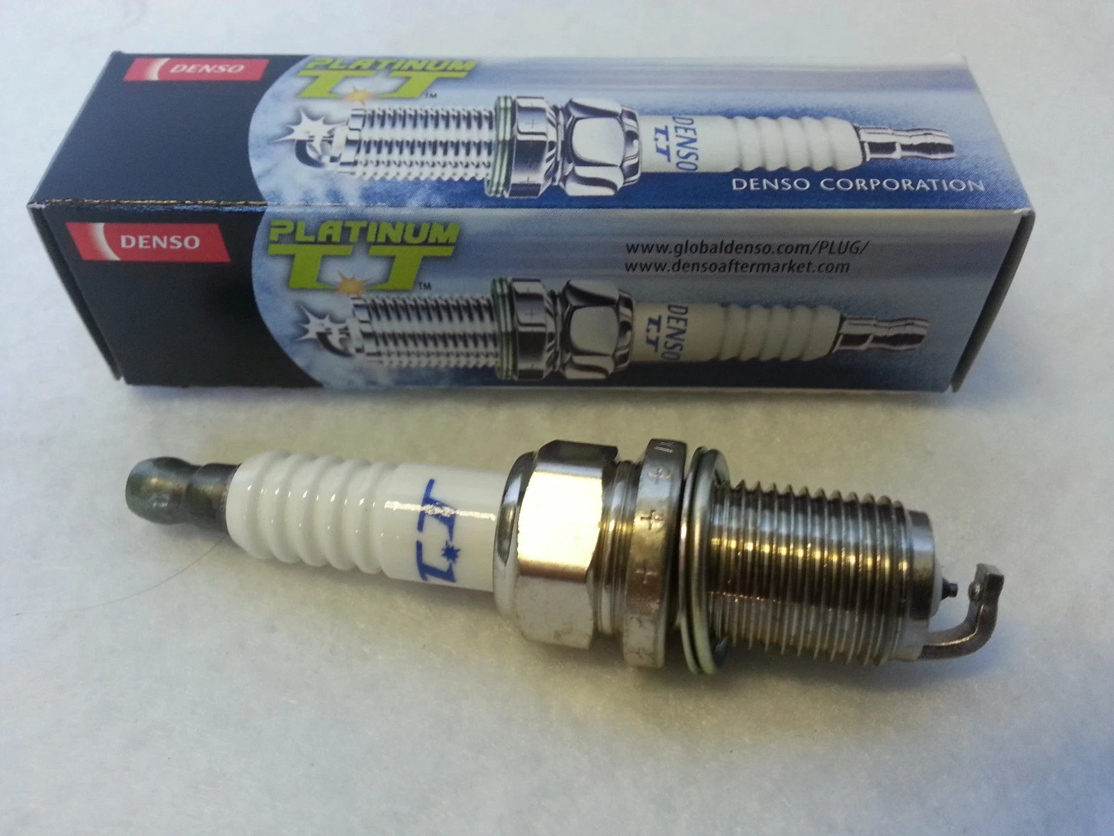 1x DENSO PTF20TT 4510 Platinum-Titanium TT Spark Plug Pre-Gapped 