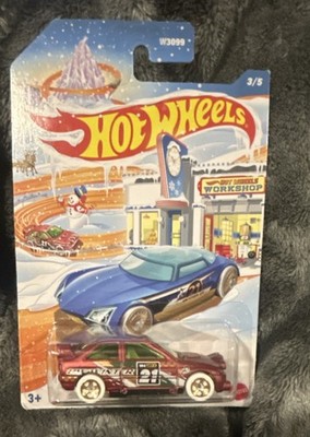 Hot Wheels Ford Escort 1:64 Diecast Car Workshop Holiday Red White Gold