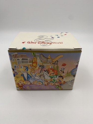 Taza de café Walt Disney World Remember The Magic 25 aniversario 1996 - Imagen 8 de 12