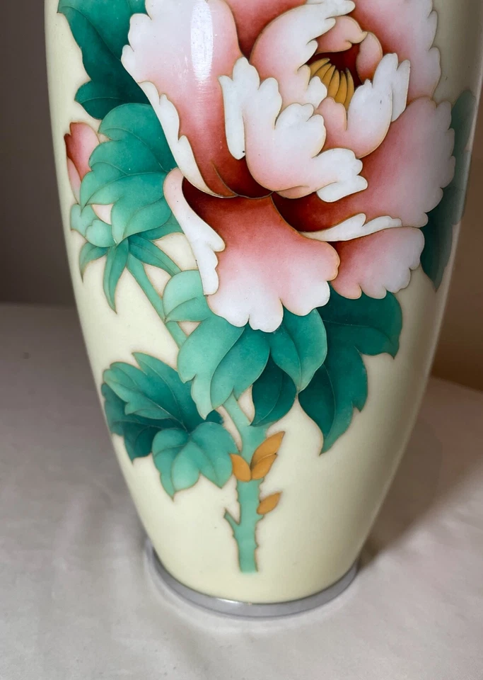 Jarrón urna vintage firmada japonesa hecha a mano esmalte amarillo plata floral cloisonné Foto 4 de 4