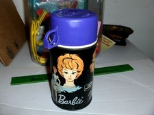 Barbie, Midge And Skipper 1965 Mattel Inc, lonchera de metal - termo - se muestra bien