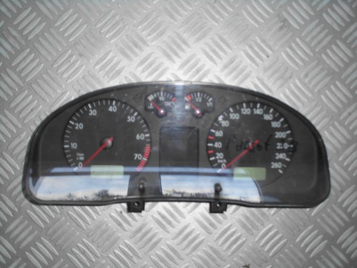 Instrumente Tacho Kombiinstrument 09051940090 VW Passat Variant 1.6 35 I