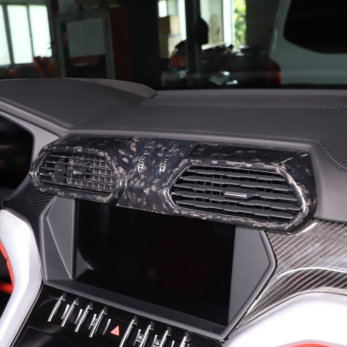 Lamborghini Urus 2018-2021 Cover