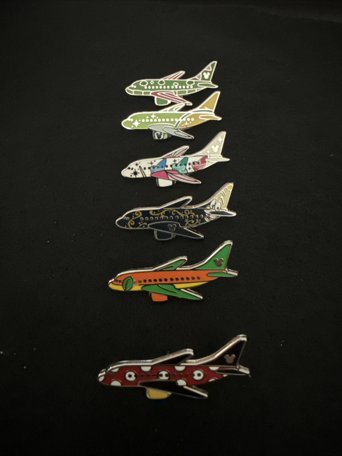 Disney WDW Hidden Mickey CHARACTER PLANES 6 PIN Set W COMPLETER CHASER 2022/23