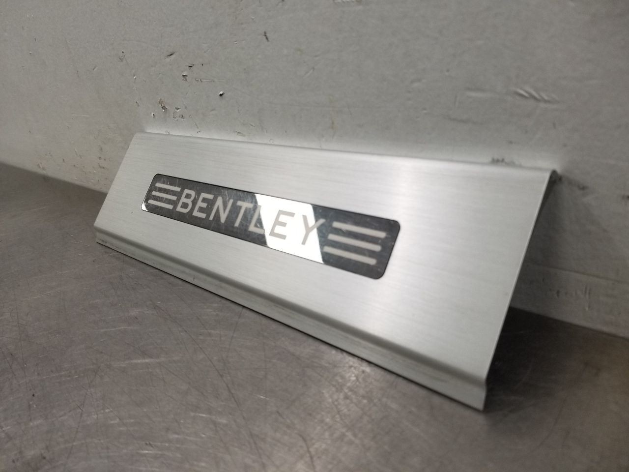 17 BENTLEY BENTAYGA INTERIOR DOOR SILL SCUFF PLATE TRIM REAR RIGHT PASSENGER