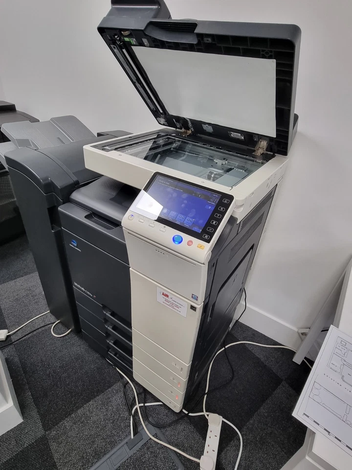 Fully functioning Konica minolta c284e bizhub printer with finishing unit  - Image 4 of 4